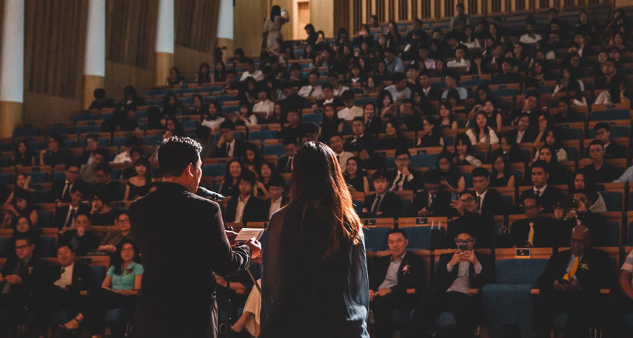 Advantages of Attending Conferences in Your Field of Study